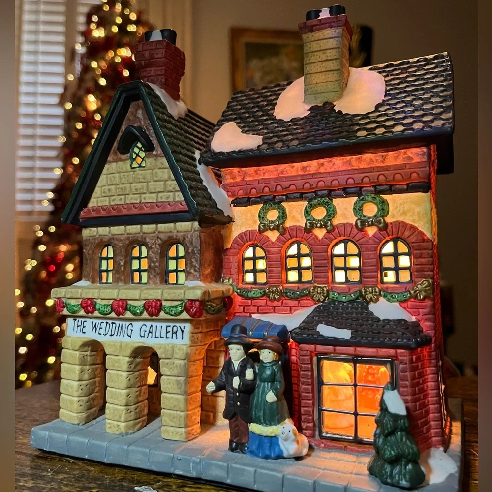 LIGHTED Christmas Porcelain Victorian Village WEDDING GALLERY Building